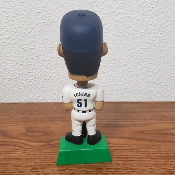 Vintage Plastic Upper Deck Bobblehead Ichiro Suzuki Seattle Mariners 7" Tall - Picture 3 of 4